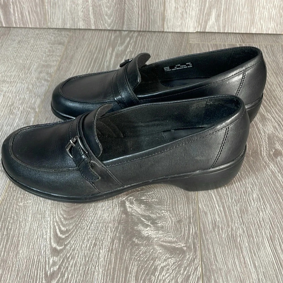 Clarks Black Leather Slip On Loafers Buckle Strap 8.5M - Picture 3 of 16